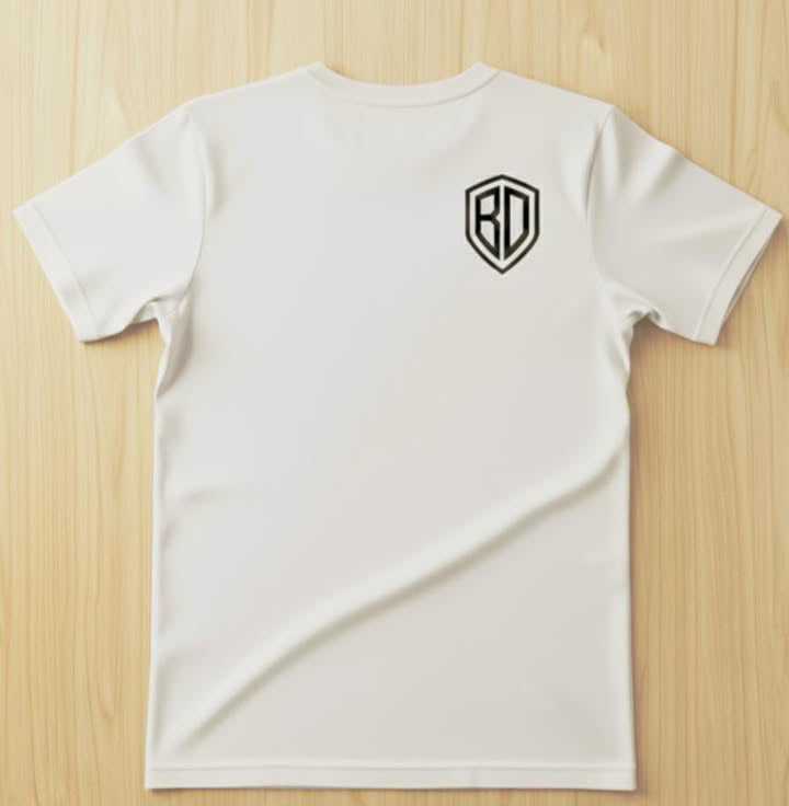 Black district logo T-shirt