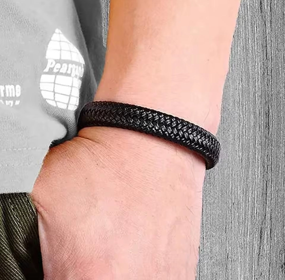 Black PU Leather Magnetic Bracelet Men's Mature And Stable And Elegant Giving Men The Best Gift For Men